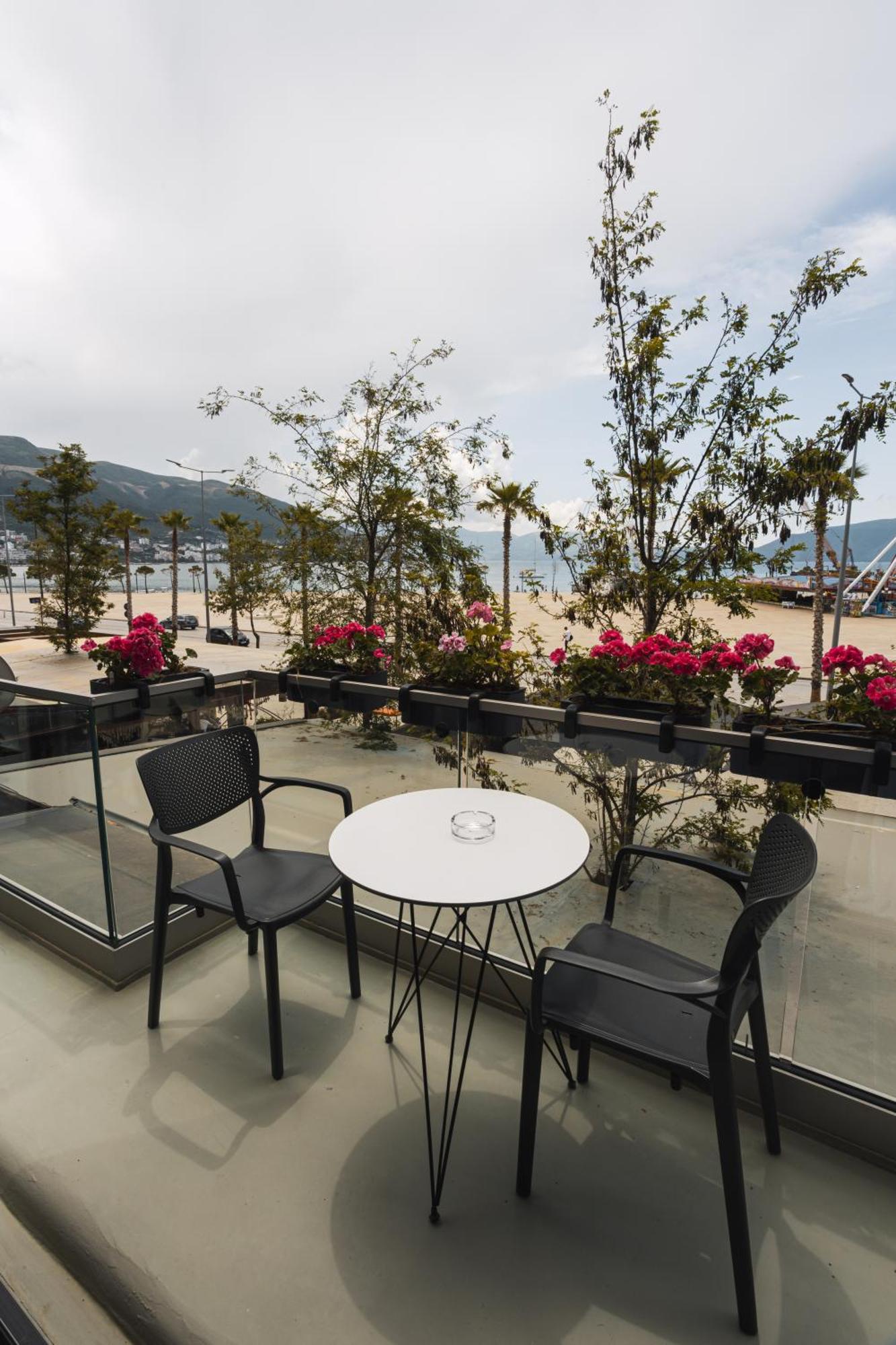 Dot Tradition Vlorë Εξωτερικό φωτογραφία